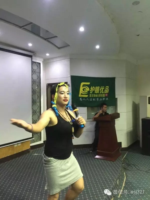 女扮男裝，不像？No、no、no我們很霸氣！