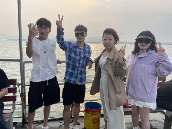 易視界精英體驗(yàn)出海捕魚(yú)