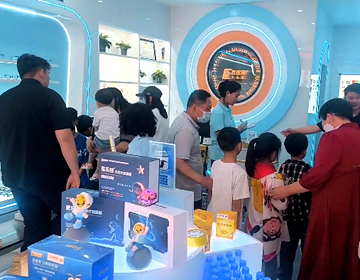 易視界新店試營(yíng)業(yè)即巔峰 每一份用心都化作顧客臉上的笑顏
